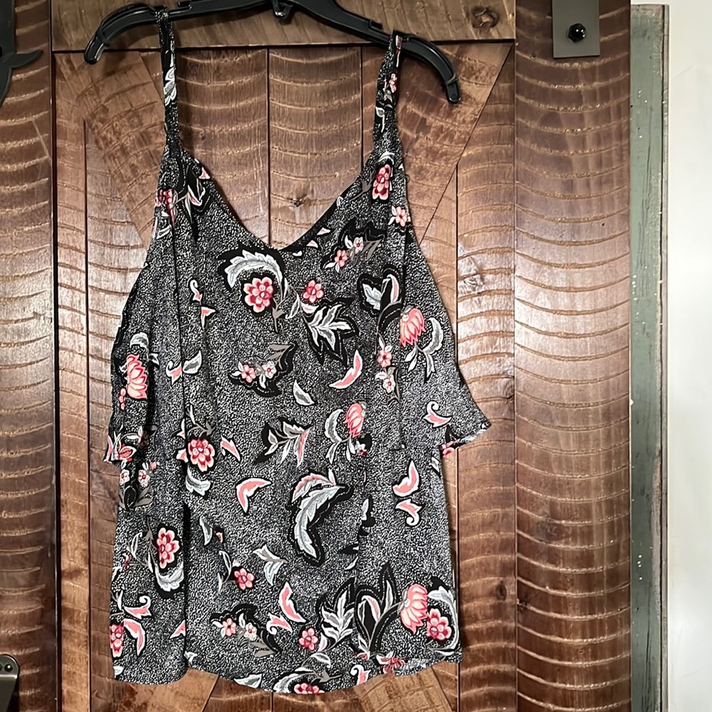 torrid black white criss cross black top size 2 or 18/20 plus size